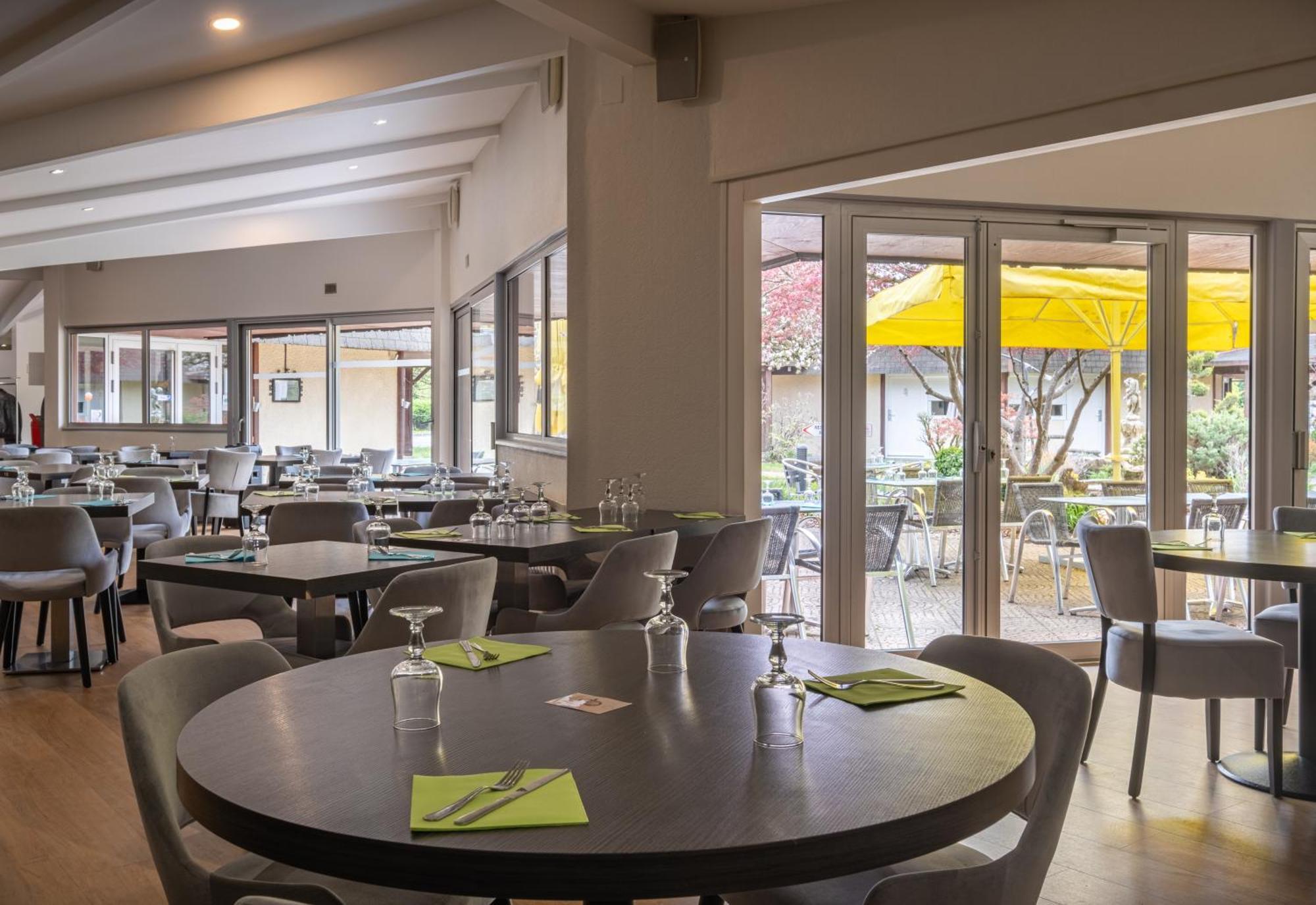 Charme Hotel, Montbeliard Sud Exteriér fotografie