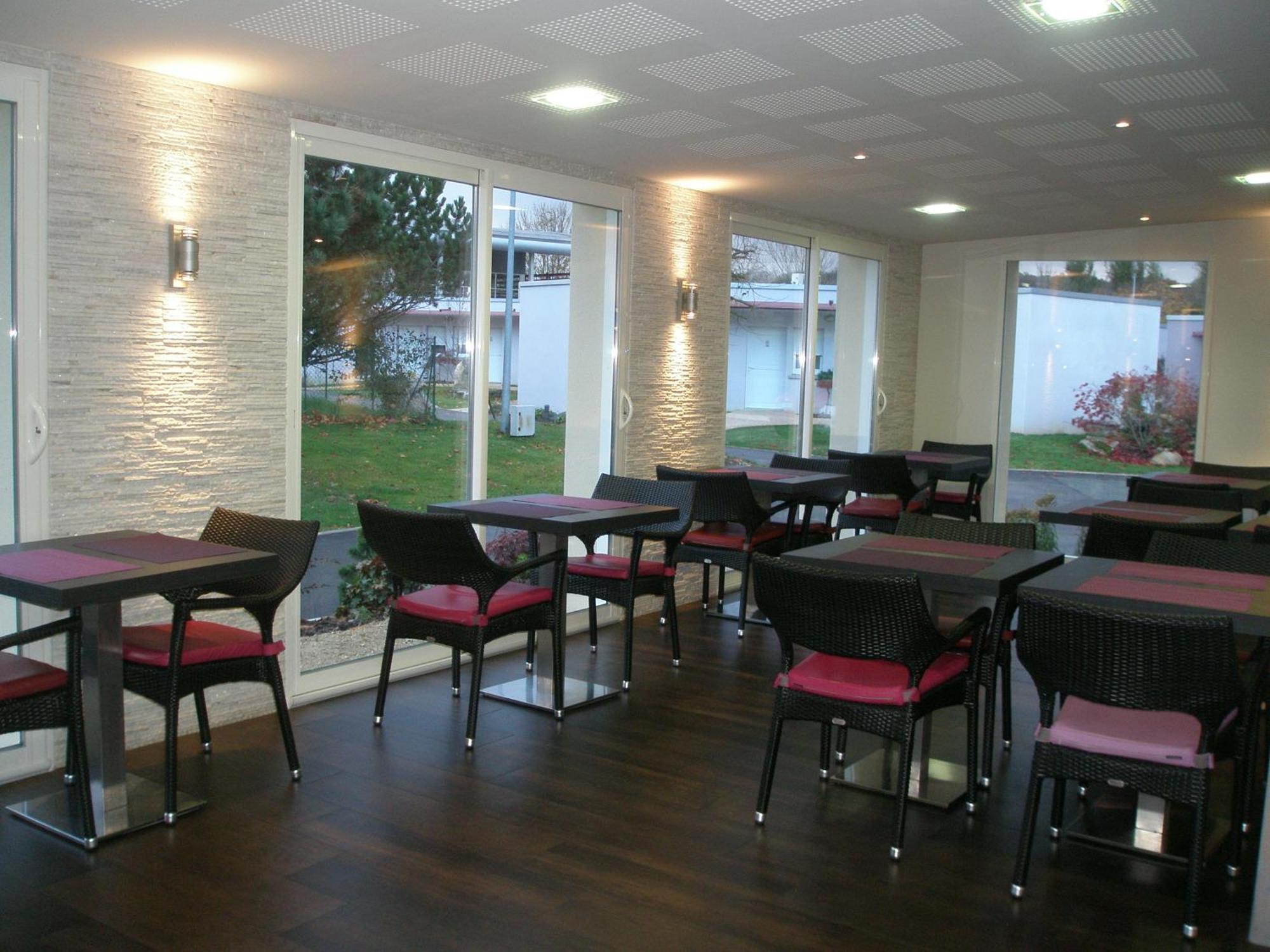 Charme Hotel, Montbeliard Sud Exteriér fotografie